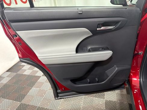 New 2026 Toyota Highlander XLE AWD/4WD image 19