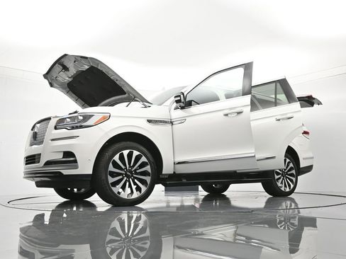 Used 2024 Lincoln Navigator Reserve AWD/4WD image 50