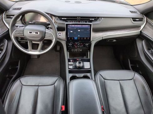 Certified 2024 Jeep Grand Cherokee L Limited w/ Luxury Tech Group II image 29