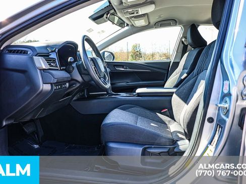 Used 2025 Toyota Camry LE image 19