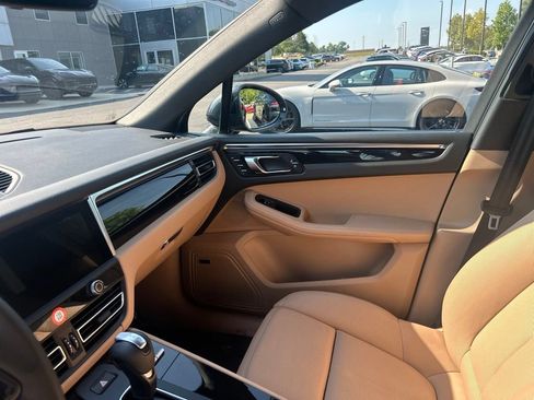 Certified 2026 Porsche Macan AWD/4WD image 28