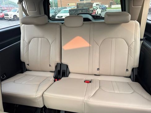 Used 2023 Ford Expedition Max Platinum AWD/4WD image 35