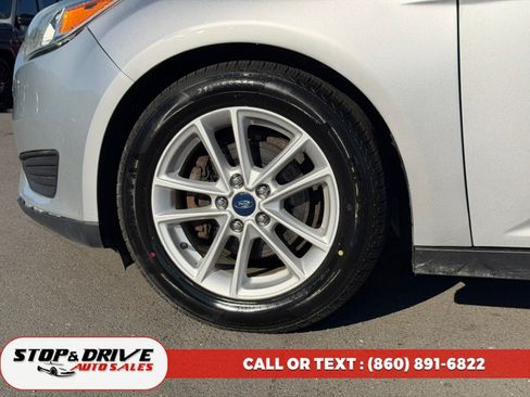 Used 2015 Ford Focus SE FWD image 9