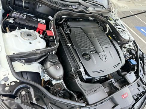 Used 2014 Mercedes-Benz E 350 4MATIC Sedan image 44
