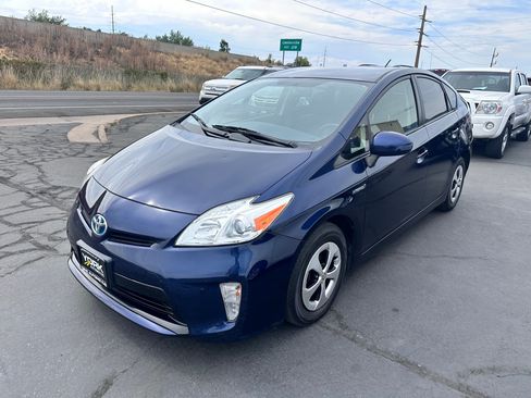 Used 2013 Toyota Prius Two FWD image 2