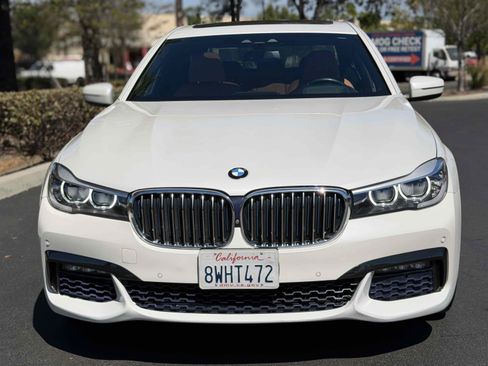 Used 2018 BMW 740e xDrive AWD/4WD image 11