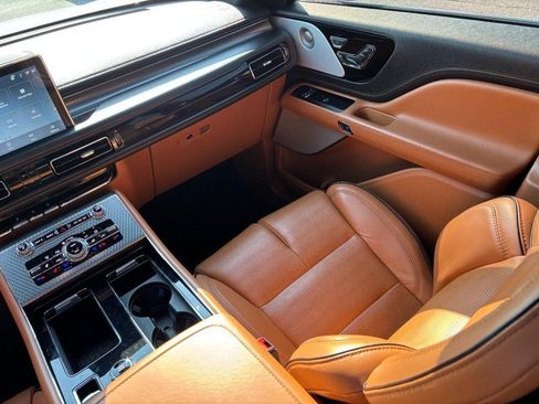 Certified 2024 Lincoln Aviator Black Label w/ Dynamic Handling Package AWD/4WD image 16