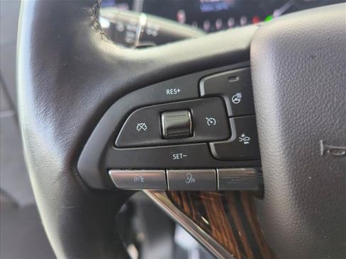 Used 2022 Cadillac Escalade ESV Premium Luxury AWD/4WD image 13