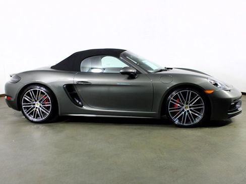 Certified 2025 Porsche 718 Boxster GTS RWD image 8