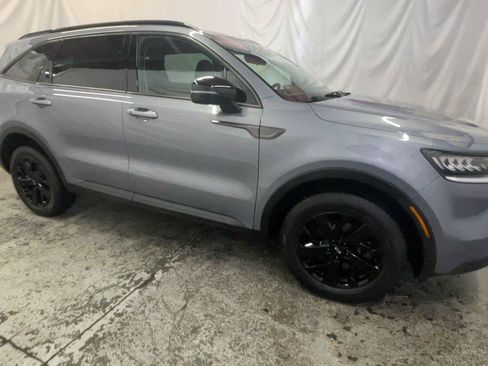 Used 2021 Kia Sorento S w/ Panoramic Sunroof Package AWD/4WD image 3