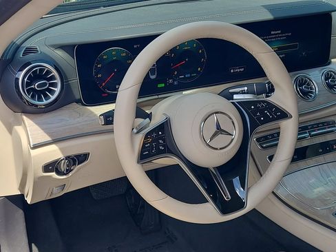 Used 2023 Mercedes-Benz E 450 Cabriolet image 12
