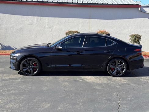 Used 2022 Genesis G70 3.3T image 3