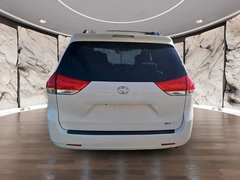 Used 2011 Toyota Sienna XLE image 5