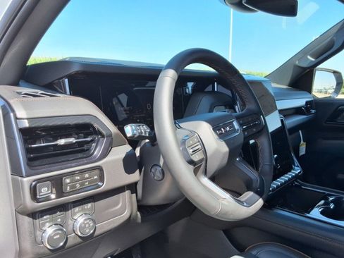 New 2026 GMC Yukon AT4 AWD/4WD image 10