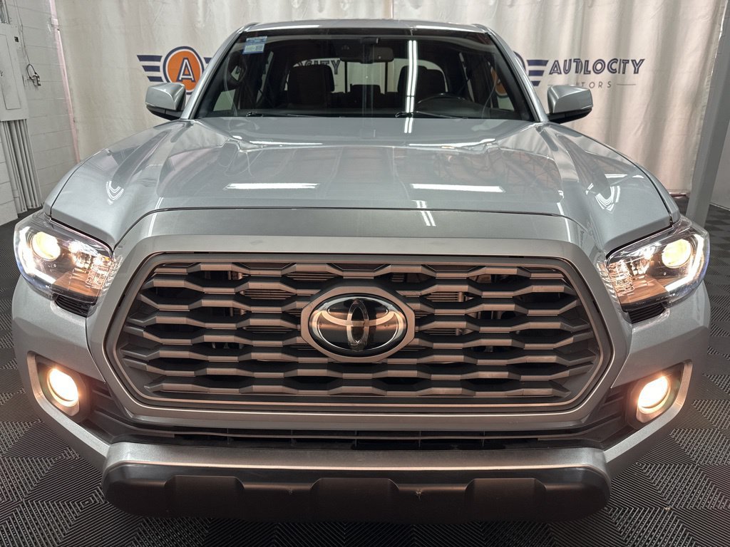Used 2022 Toyota Tacoma TRD Off-Road w/ Technology Package AWD/4WD image 4