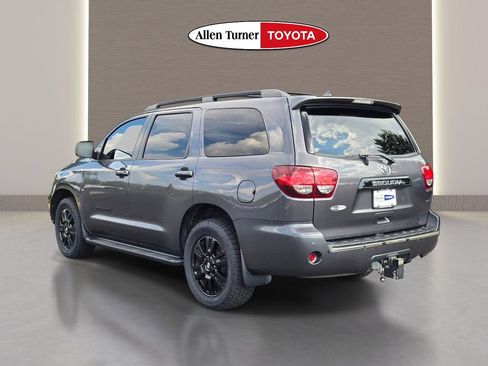Used 2018 Toyota Sequoia TRD Sport AWD/4WD image 8