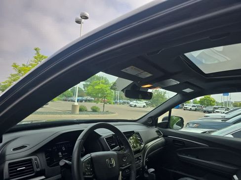 Certified 2023 Honda Passport EX-L image 6