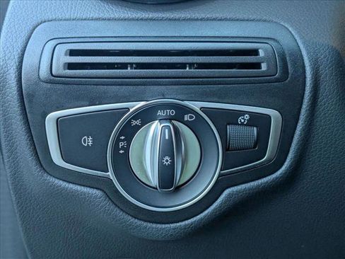 Used 2022 Mercedes-Benz GLC 300 image 12