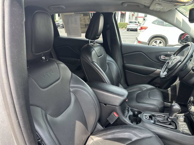 Used 2019 Jeep Cherokee Limited AWD/4WD image 28