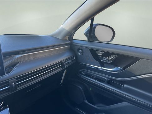 New 2026 Lincoln Corsair Reserve image 16