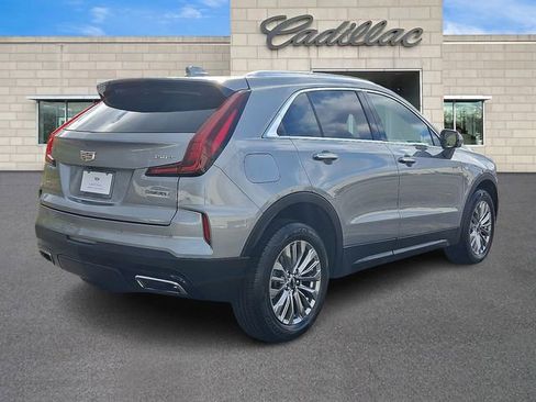 Used 2024 Cadillac XT4 Premium Luxury image 8