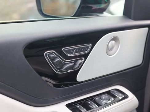 Used 2025 Lincoln Aviator Reserve w/ Equipment Group 201A image 34