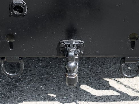 Used 2016 Ford F550 2WD Regular Cab Super Duty image 42