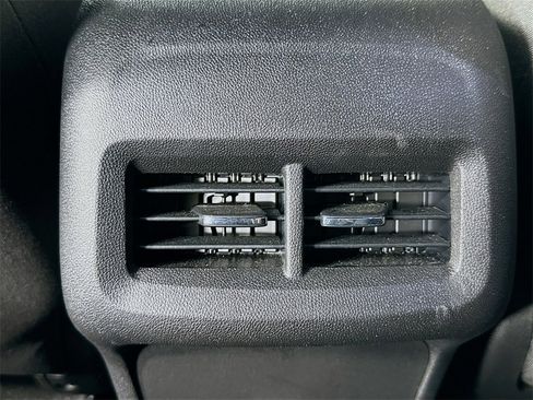 Used 2021 Chevrolet Equinox LT image 25