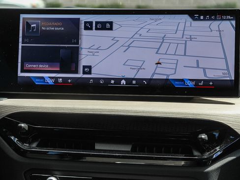 Certified 2025 BMW 330i Sedan image 14