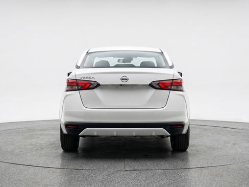 Used 2025 Nissan Versa SV FWD image 7