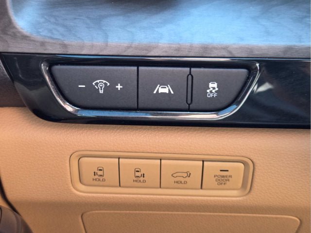 Used 2024 Kia Carnival EX FWD image 33