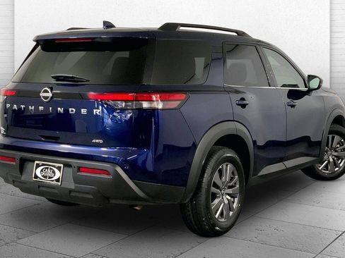 Used 2025 Nissan Pathfinder SV AWD/4WD image 13