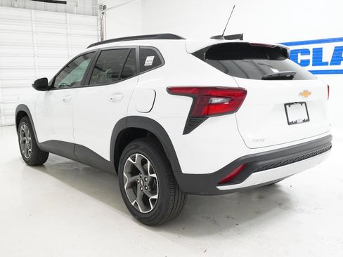 New 2026 Chevrolet Trax LT w/ LT Convenience Package image 9