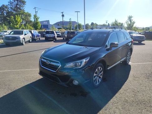 Used 2019 Subaru Outback 3.6R Touring AWD/4WD image 13