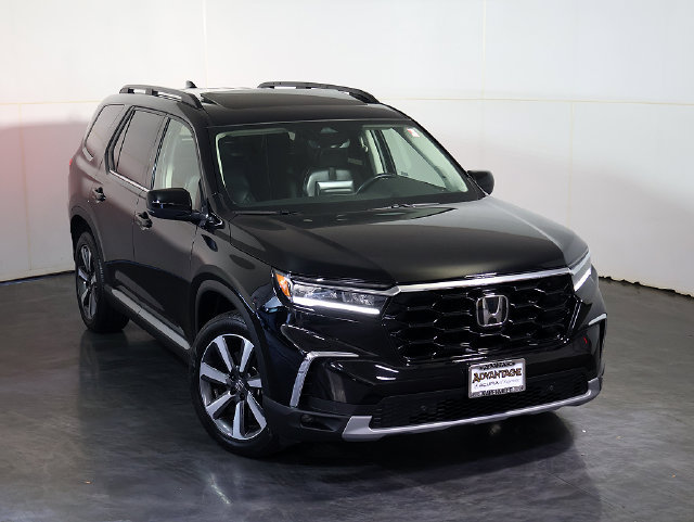 Used 2024 Honda Pilot Touring image 7