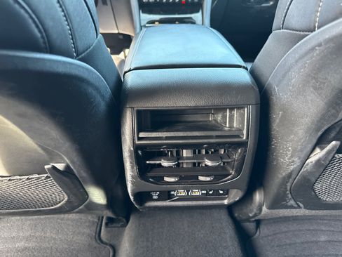 Used 2023 Jeep Grand Cherokee 30th Anniversary image 33