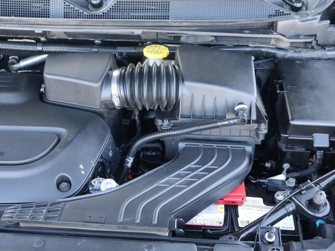 Used 2019 Chrysler Pacifica Touring-L Plus w/ Tire & Wheel Group FWD image 40