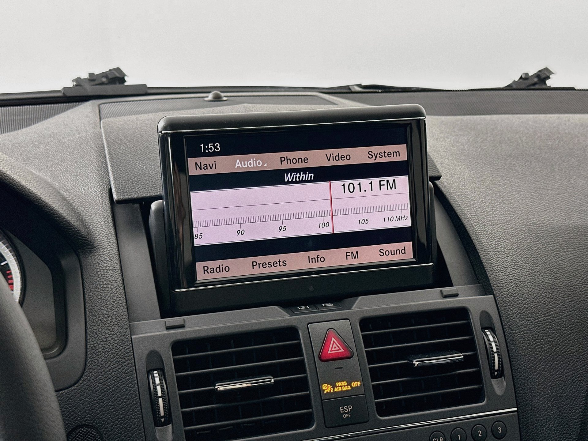 Used 2010 Mercedes-Benz C 300 Sedan image 16