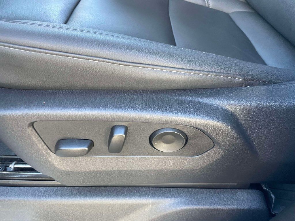Used 2025 Chevrolet Silverado 1500 LT Trail Boss w/ Convenience Package II AWD/4WD image 21