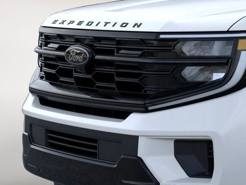 New 2026 Ford Expedition Platinum image 17