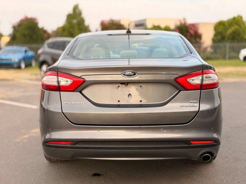 Used 2014 Ford Fusion SE FWD image 9