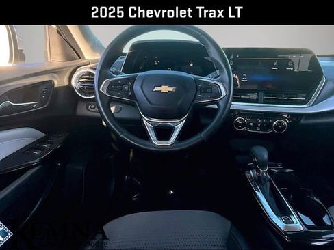 Used 2025 Chevrolet Trax LT w/ Driver Confidence Package FWD image 10