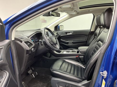 Certified 2024 Ford Edge SEL w/ Convenience Package AWD/4WD image 3