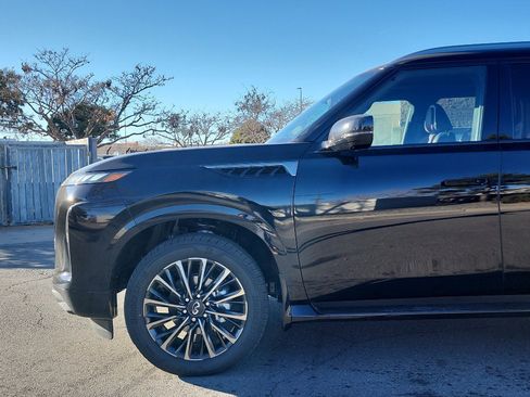 New 2026 INFINITI QX80 Autograph w/ Premium Cargo Package image 10