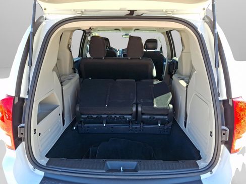 Certified 2018 Dodge Grand Caravan SE w/ UConnect Hands-Free Group FWD image 28