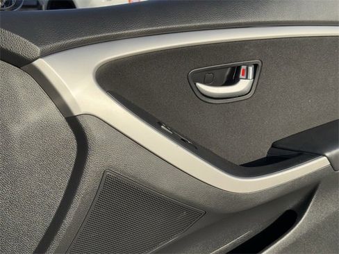 Used 2016 Hyundai Elantra GT image 25