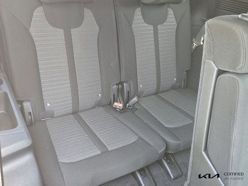 Certified 2025 Kia Sorento LX image 18