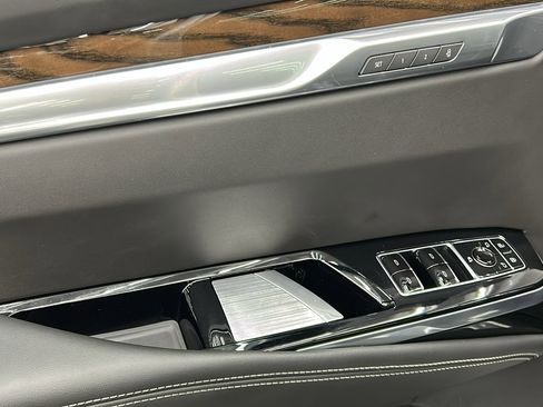 Used 2025 Cadillac Escalade Sport Platinum image 29