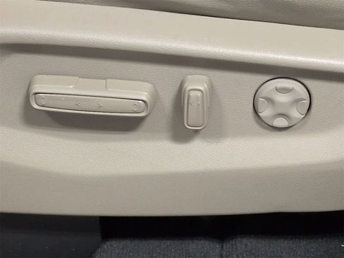 Used 2023 Honda Odyssey EX-L image 18