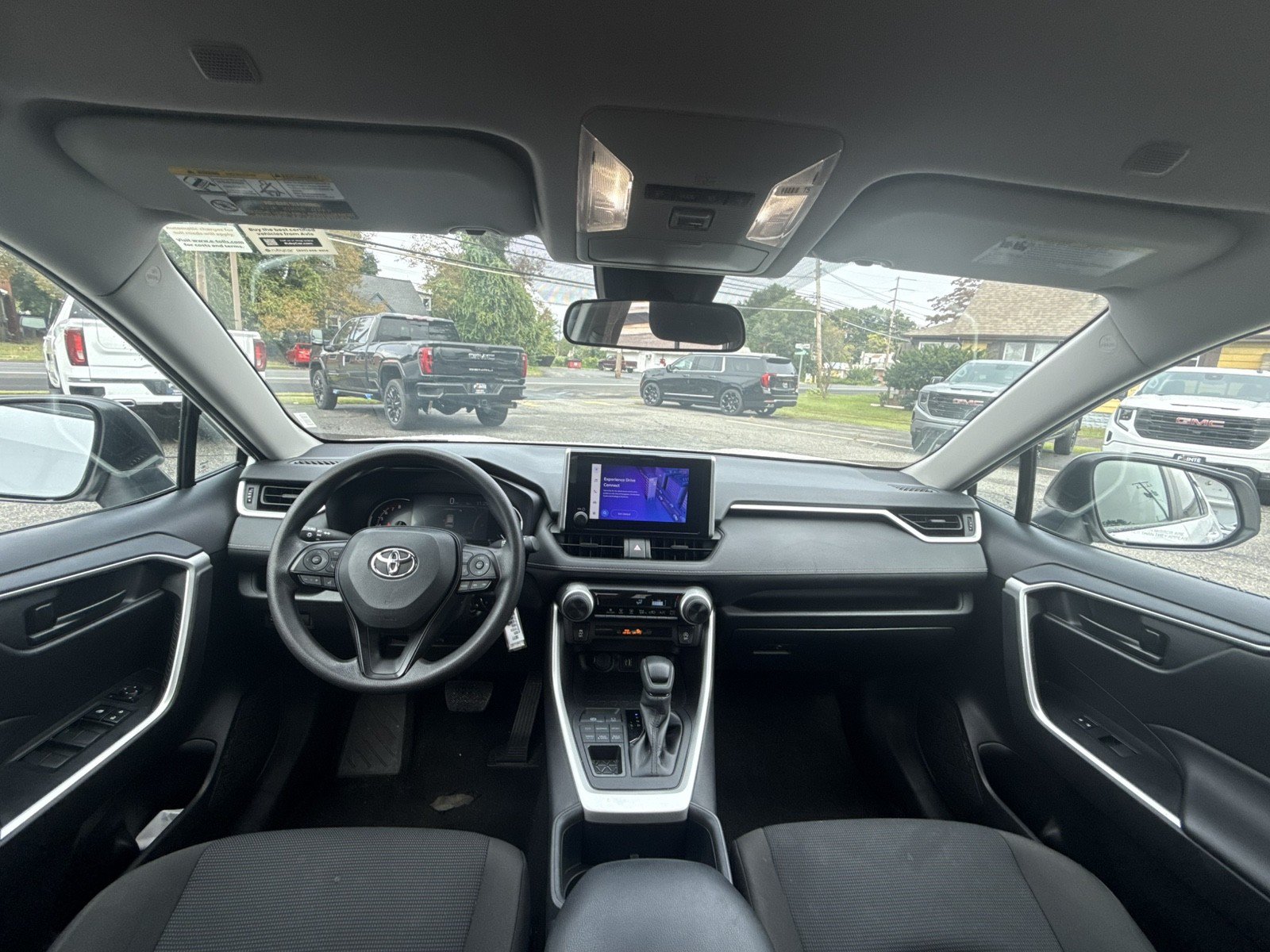 Used 2025 Toyota RAV4 LE AWD/4WD image 27